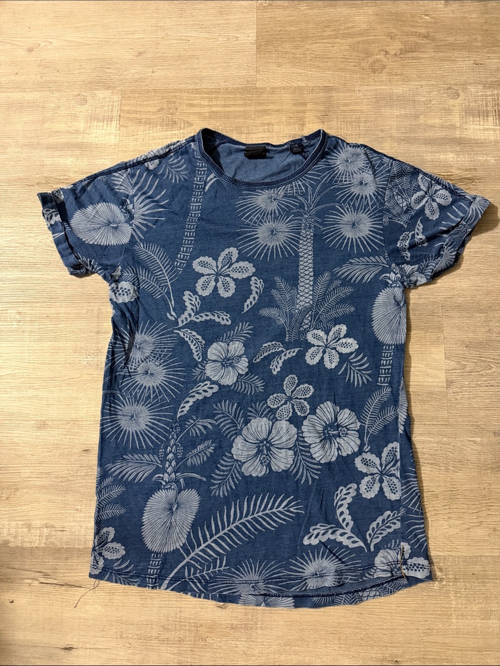 Women’s Scotch & Soda t shirt 💙
